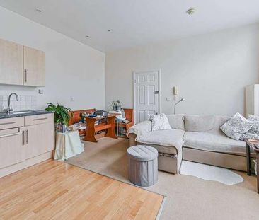 Tankerville Road, Streatham Common, SW16 - Photo 2