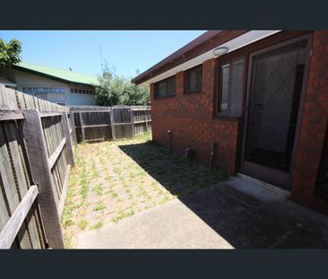 3/16 Ormond Road, East Geelong, Vic 3219 - Photo 5