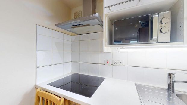 Studio to rent - Photo 1