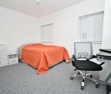 Room , Cartmel Road - Photo 2