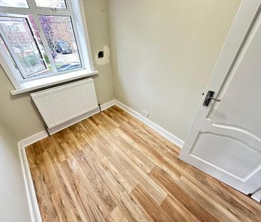 4 bedroom semi-detached house to rent - Photo 4