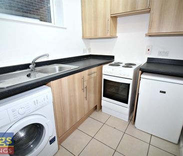 1 Bedroom Flat - First Floor To Let - Photo 2