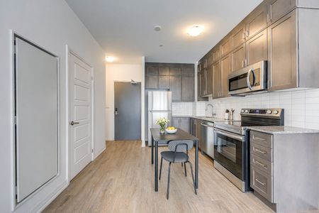 For Lease - 3265 Carding Mill Trail Unit# 319, Oakville, Ontario - Photo 4