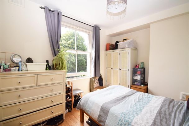 St. Margarets Road, St Margarets, London, TW1, Twickenham - Photo 1