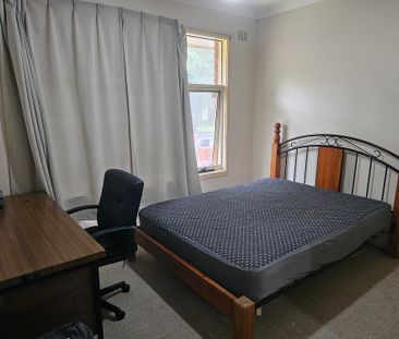 4-bedroom shared house, Ashcroft Place - Photo 1