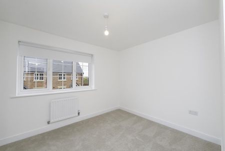 2 bedroom semi-detached house to rent - Photo 3