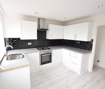 3 bedroom end of terrace house to rent - Photo 6