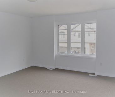 Townhouse For Lease | X8092458 - Photo 3