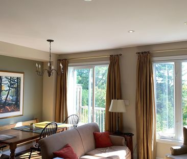 For Lease - 720 WENDY CULBERT Crescent, Newmarket, Ontario - Photo 2