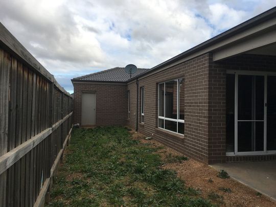 28 Gascoyne Way, Truganina VIC 3029 - Photo 1