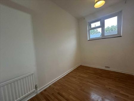3 bedroom end of terrace house to rent - Photo 3