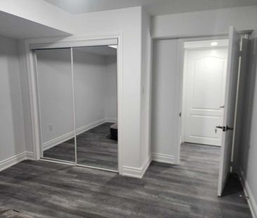 For Lease - 8 Benhurst Crescent, Brampton, Ontario - Photo 4