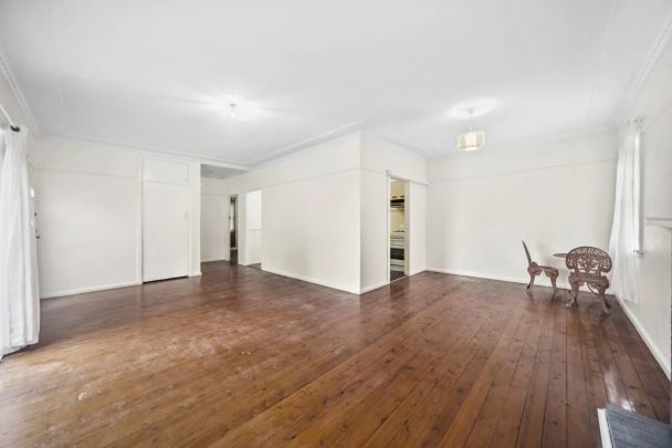 Conveniently Located - Photo 1