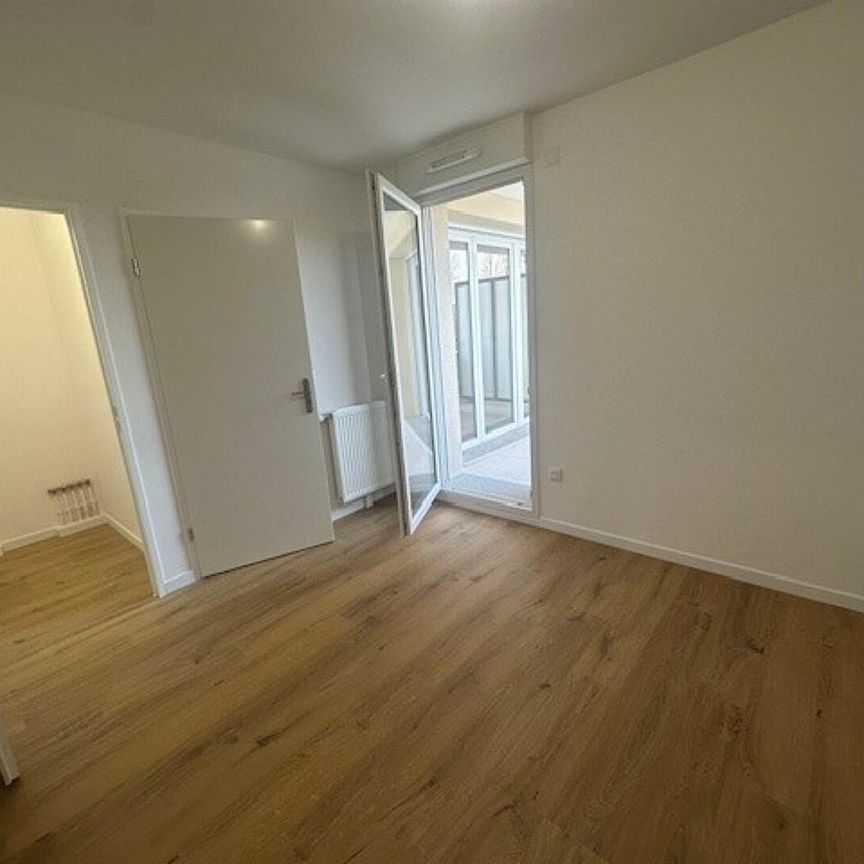 location Appartement T2 DE 43.41m² À PLAISIR - Photo 1