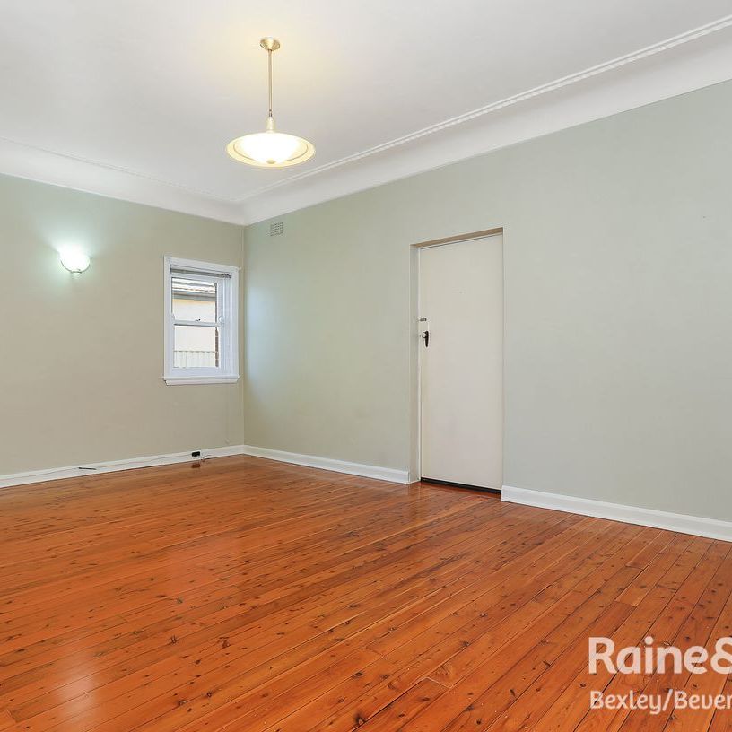 2/8 Glenwall Street, Kingsgrove, NSW 2208 - Photo 1