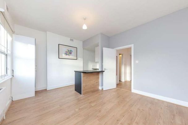 Holloway Road, Holloway, N7 - Photo 1