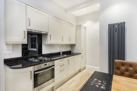 Cottenham Park Road, West Wimbledon, SW20, London - Photo 5