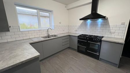 7 bedroom house share to rent - Photo 3