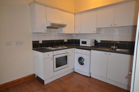 1 bedroom Flat To Let - Photo 4