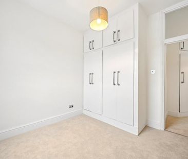 3 bedroom flat to rent - Photo 4
