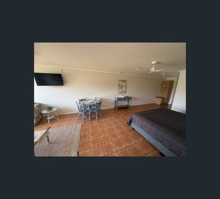 Villa 8/1 Pebble Beach Dr, Coral Cove, Qld 4670 - Photo 1