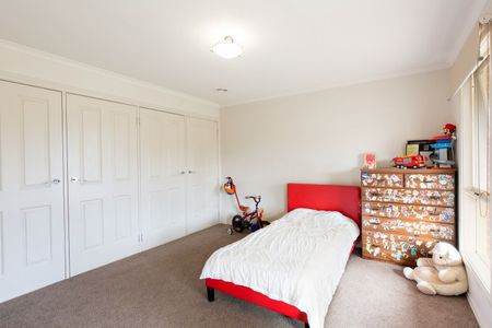 Three Bedroom Home with Central Heating and Cooling - Photo 5