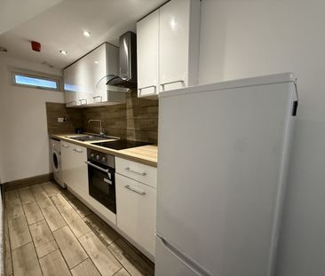 1 Bed Flat, Fully Furnished One Bedroom, LE2 - Photo 3