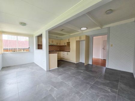 In the Heart of Town - Photo 5