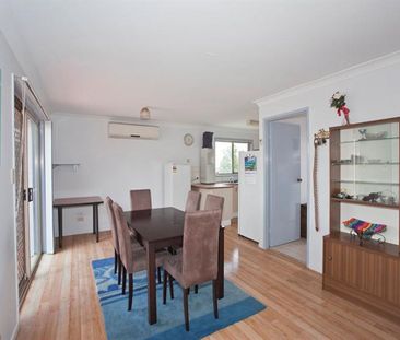 Spacious Home in Quiet Cul-De-Sac - Photo 3