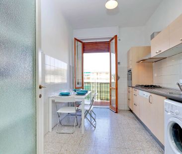 Bright room in Via Bellini - Photo 4