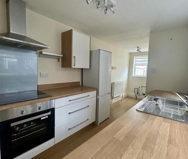 2 bedroom end of terrace house to rent - Photo 5
