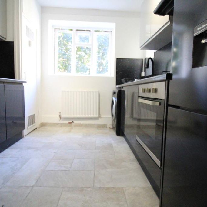 3 bedroom flat to rent - Photo 1