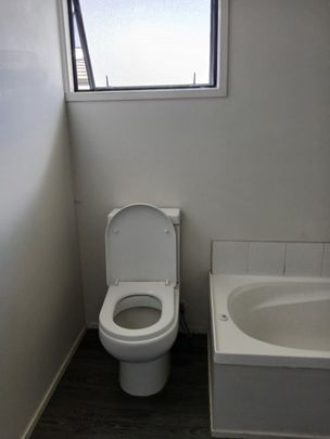 Comfortable 3-Bedroom Home in Randwick Park - Photo 1