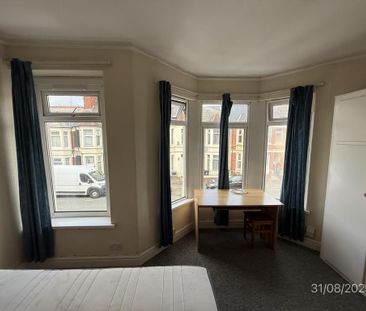 4 bedroom terraced house to rent - Photo 2