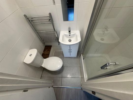 Studio Flat, Lower Clapton Road, E5 - Photo 1