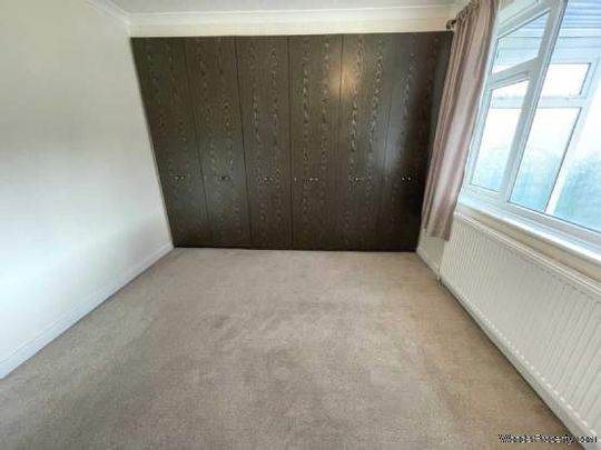 3 bedroom property to rent in Oldham - Photo 1