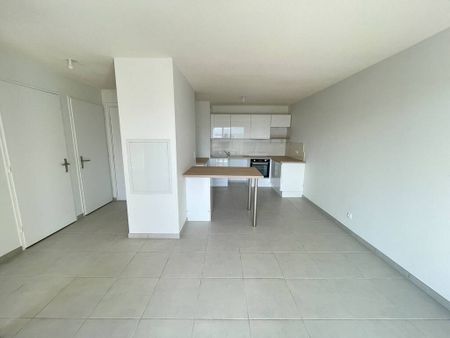 Location appartement Grenoble 38000 42.9 m² - Photo 3