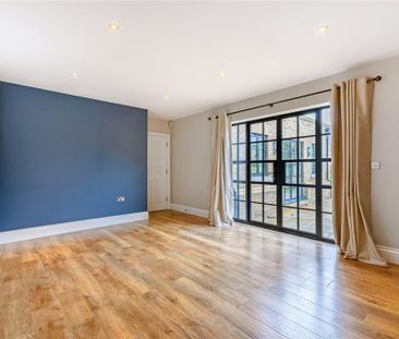 4 bedroom detached house to rent - Photo 2