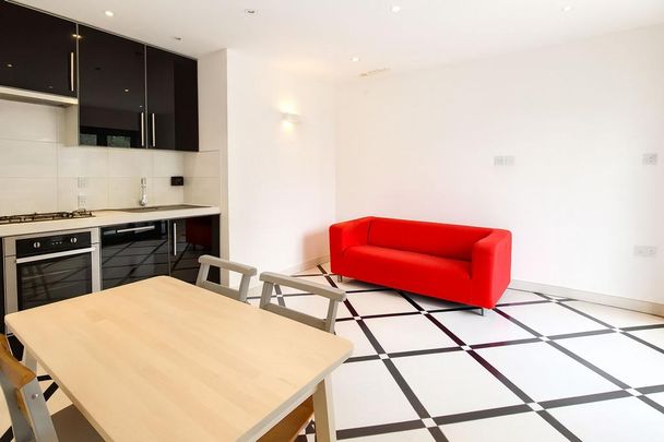 2 bedroom flat to rent - Photo 1