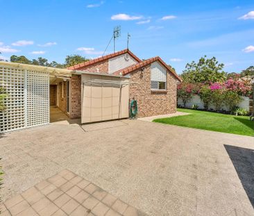 Family Home in Mountain Creek on a Corner Block - Photo 3