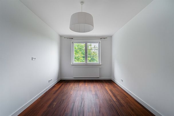 Funkcjonalny dom z furtką do Lasu Kabackiego - Zdjęcie 1