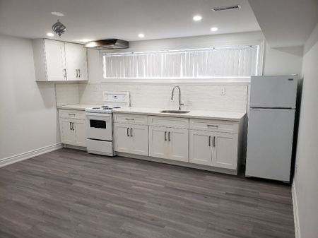 For Lease - 182 Acton Avenue, Toronto, Ontario - Photo 4