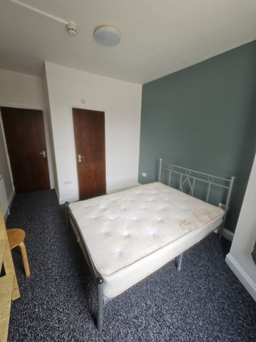 Room in a Shared House, Northbrook Road, IG1 - Photo 3