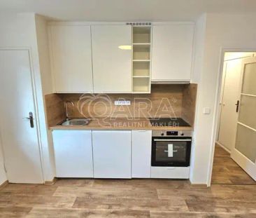 Slunný byt 2+1 po rekonstrukci s nízkými náklady - Sokolovská, Beroun - Photo 4