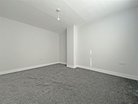 3 bedroom End of terrace house to rent - Photo 3