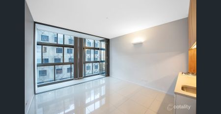 Fully Furnished Central Park – Spacious East-Facing 1 Bedroom Apartment for Rent - Photo 4