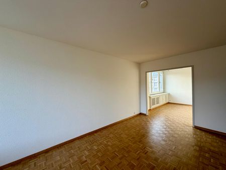 Bel appartement de 5 pièces avec un balcon - Photo 2