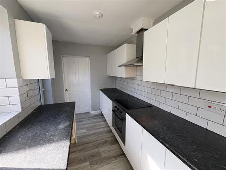 2 bedroom terraced house to rent - Photo 4