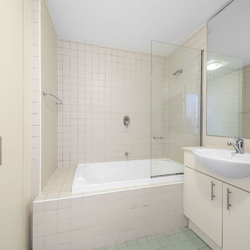 33/7-15 Newland Street, Bondi Junction. - Photo 1