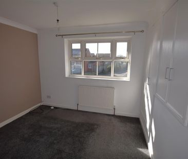 2 bedroom house - semi-detached to rent - Photo 6
